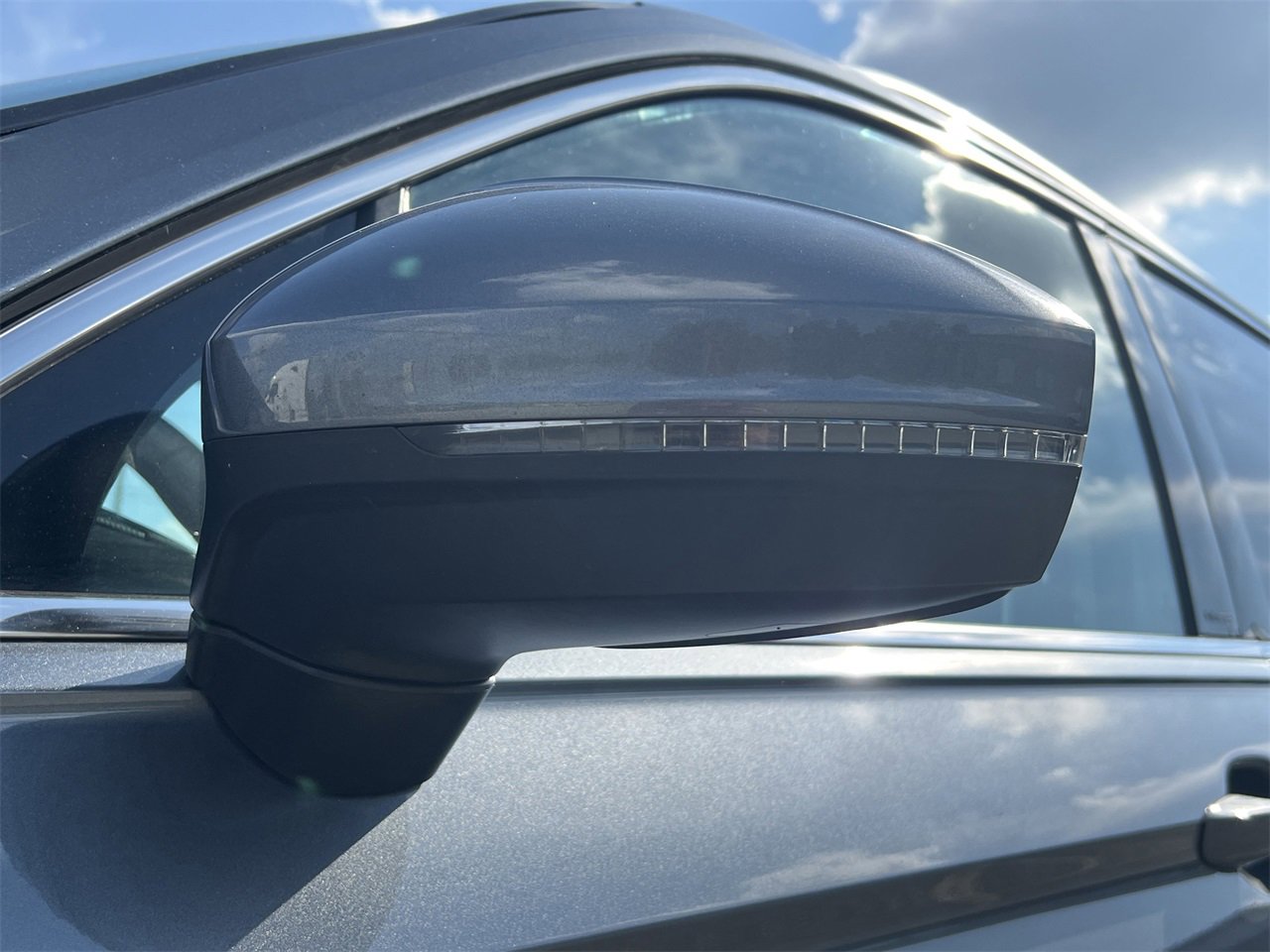 Used 2023 Volkswagen Tiguan SE image 29