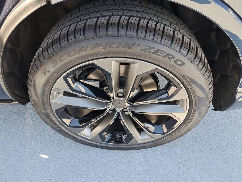 New 2026 Audi Q7 3.0T Premium Plus AWD/4WD image 30