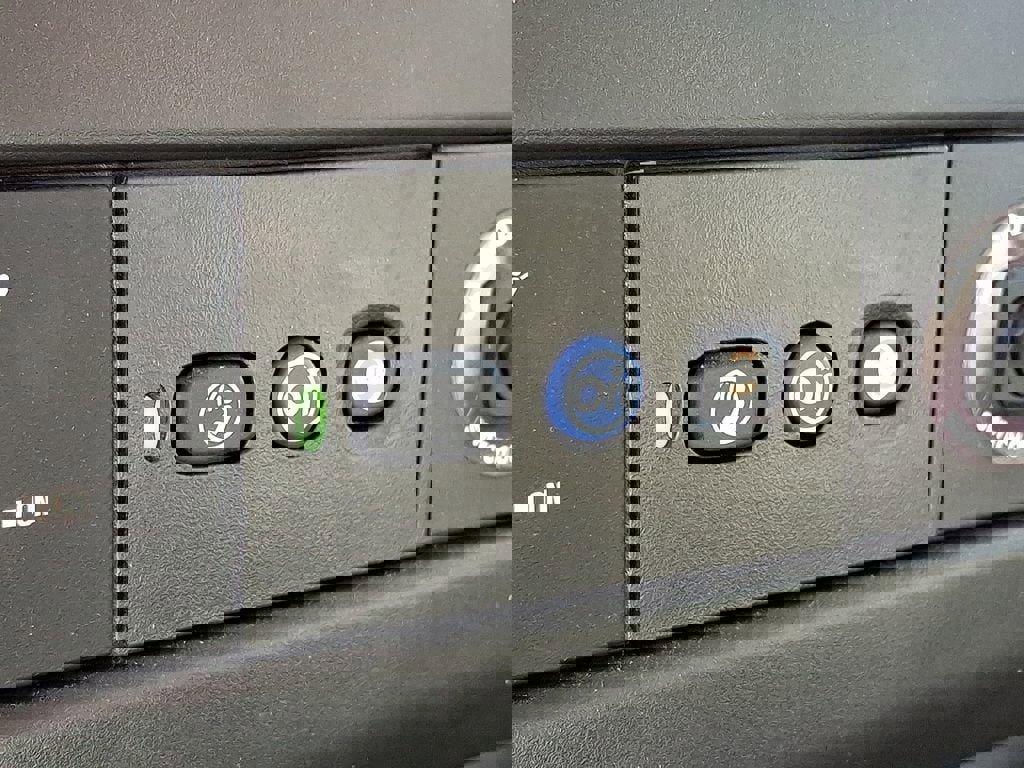 New 2025 Chevrolet Express 3500 w/ Power Convenience Package image 14