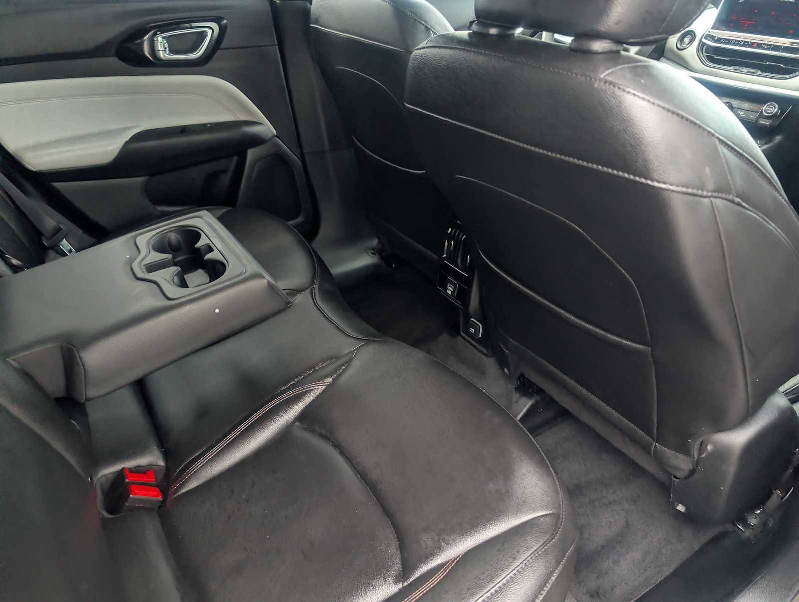 Used 2024 Jeep Compass Limited image 19