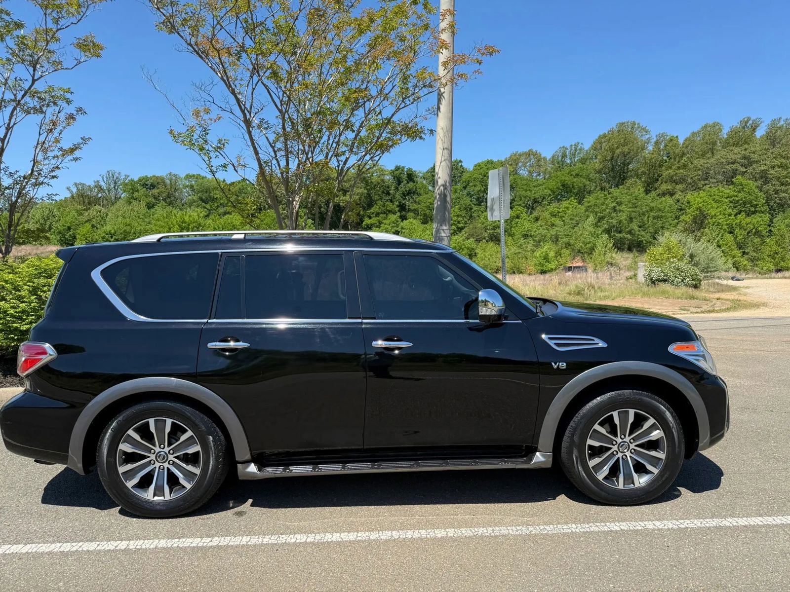 Used 2019 Nissan Armada SL w/ Premium Package AWD/4WD image 4