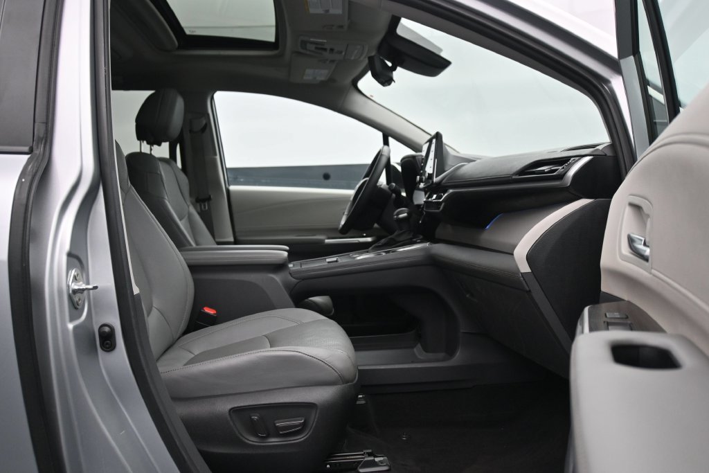 Used 2024 Toyota Sienna Limited AWD/4WD image 13
