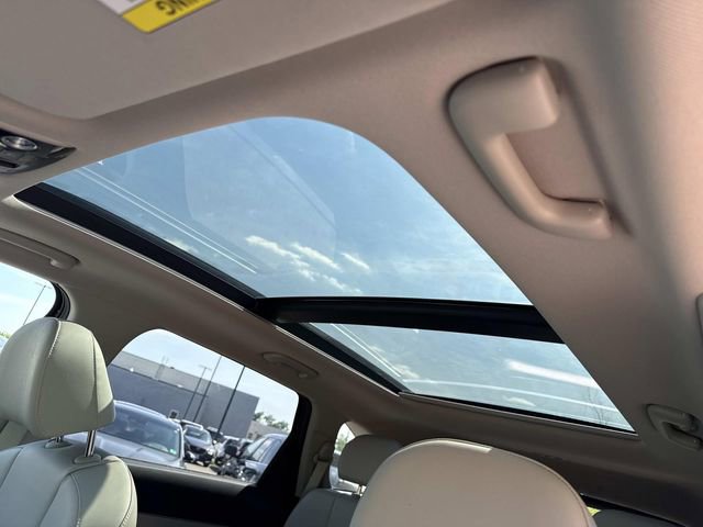 Used 2023 Kia Sorento S w/ Panoramic Sunroof Package AWD/4WD image 16