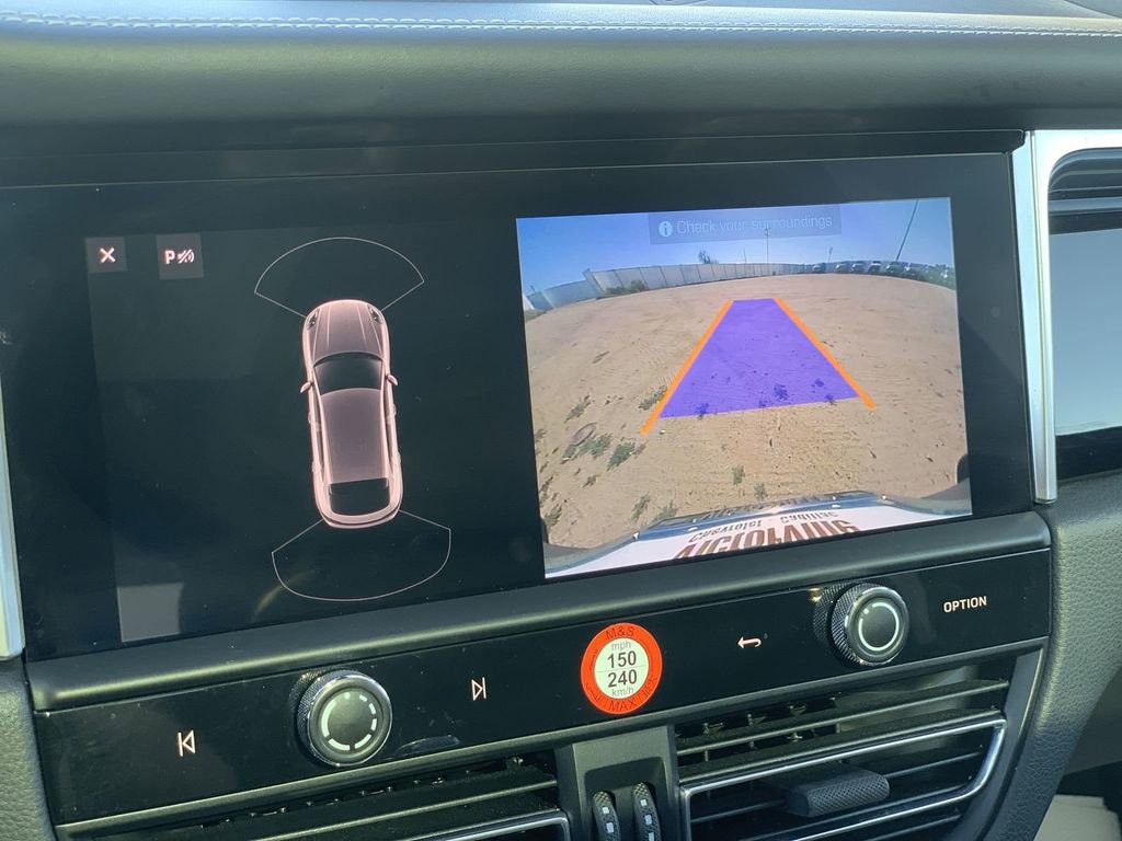 Used 2023 Porsche Macan Base image 12