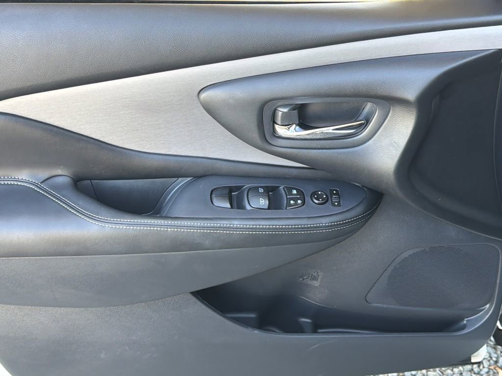 Used 2024 Nissan Murano SV image 3