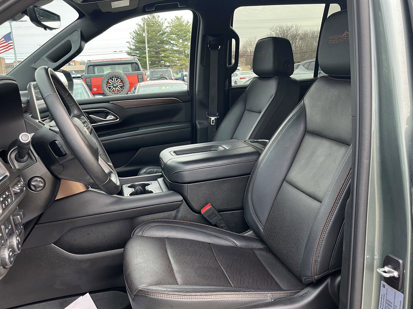 Used 2024 Chevrolet Tahoe High Country image 32