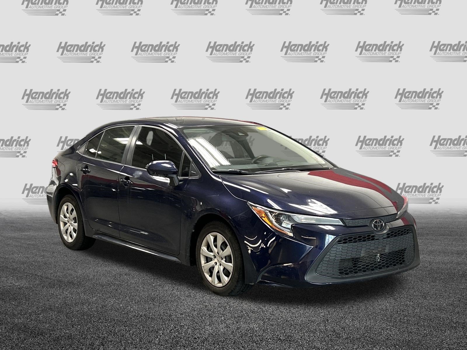 Used 2020 Toyota Corolla LE FWD image 2