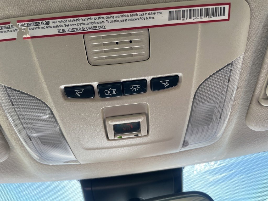 Used 2021 Toyota Corolla LE image 21