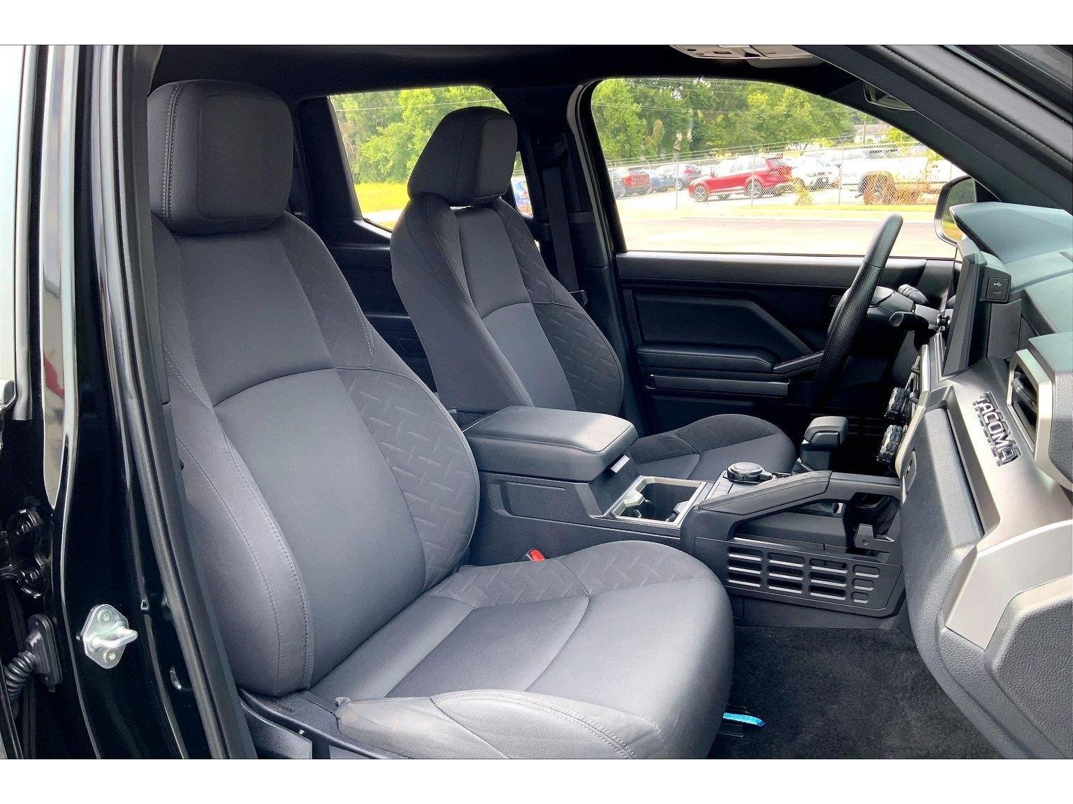 Used 2024 Toyota Tacoma SR5 AWD/4WD image 7