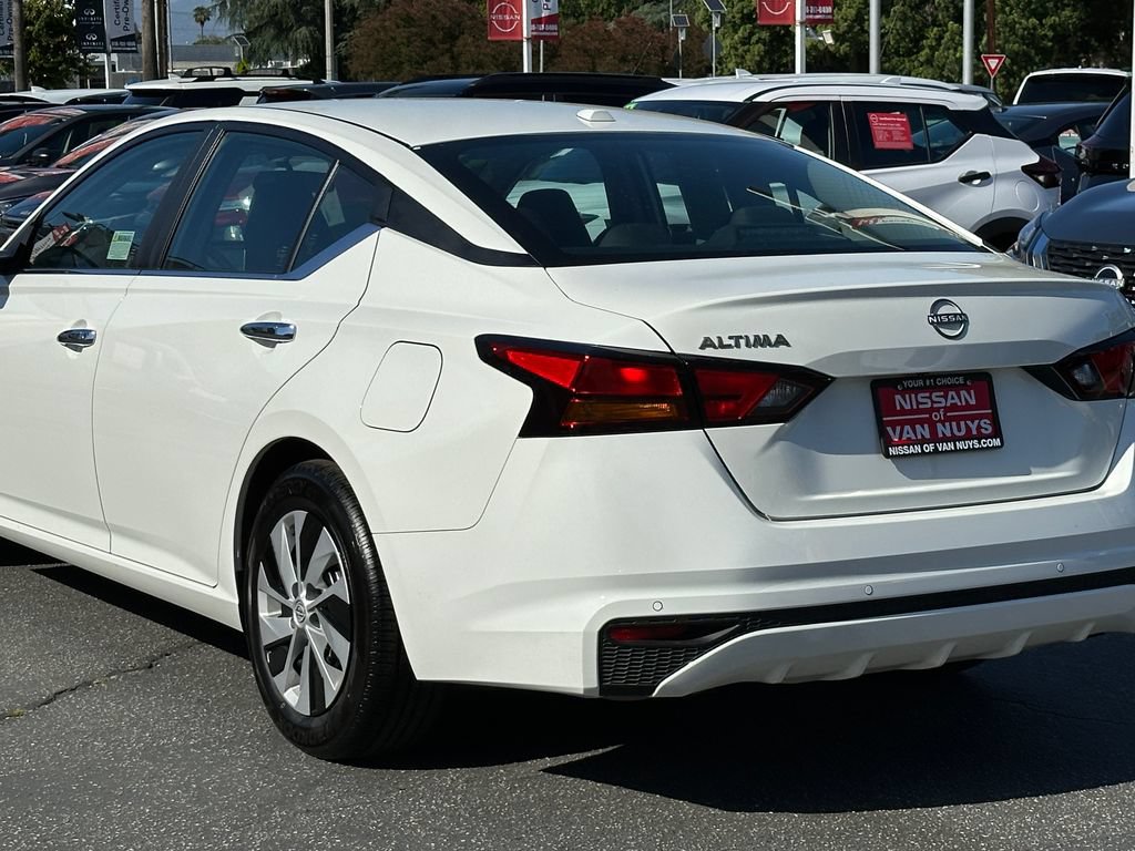 Used 2025 Nissan Altima 2.5 S FWD image 5