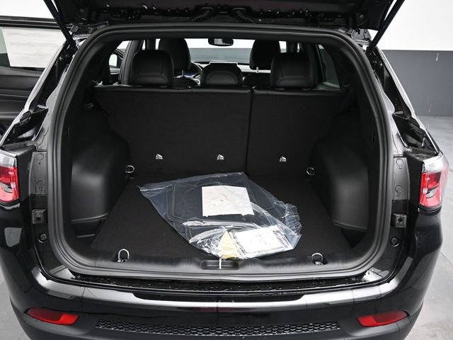 New 2026 Jeep Compass Latitude image 19