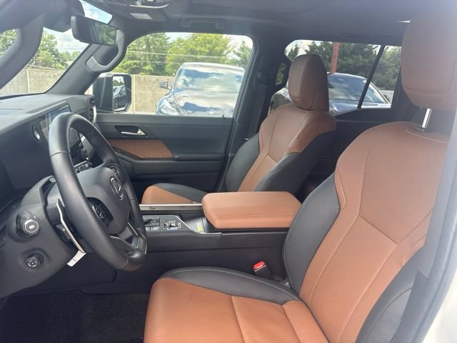 Used 2026 Lexus GX 550 w/ Accessory Package (ZB) AWD/4WD image 3