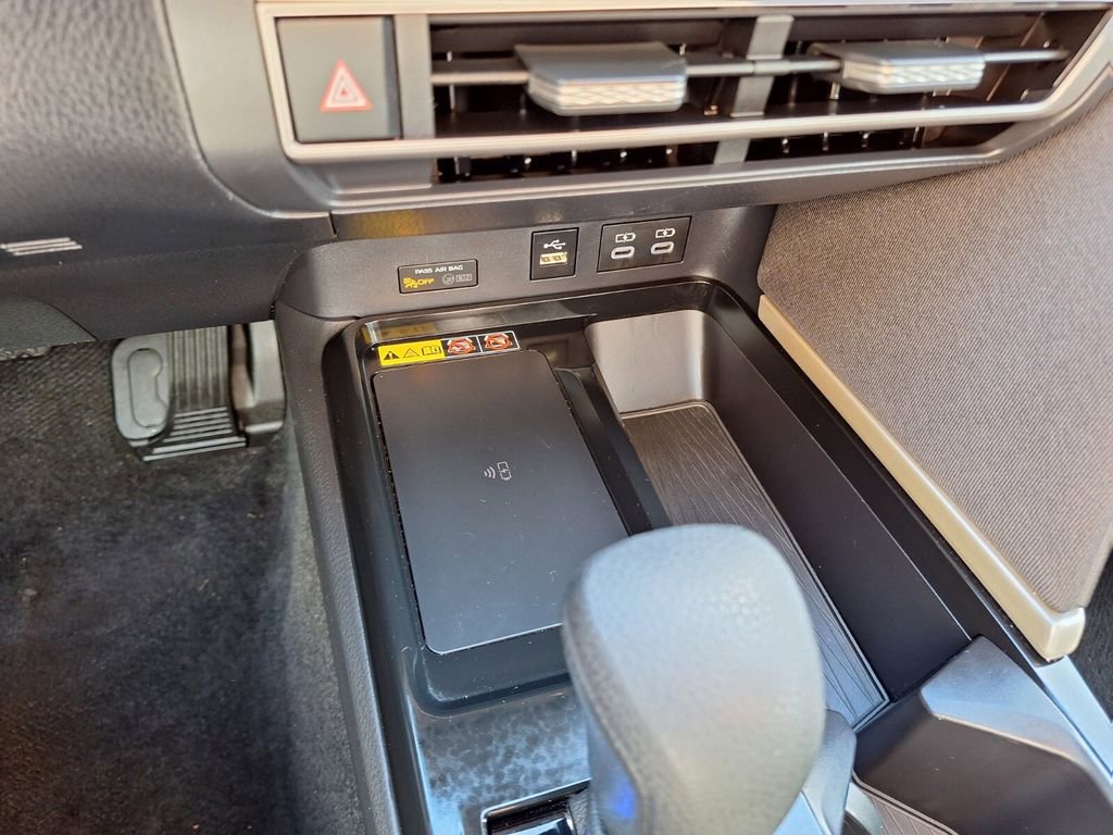 Used 2025 Toyota Camry LE image 14