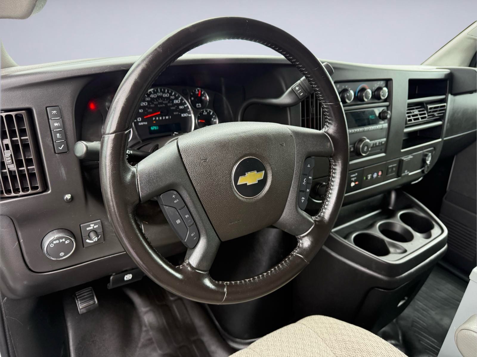 Used 2021 Chevrolet Express 3500 w/ Driver Convenience Package RWD image 23