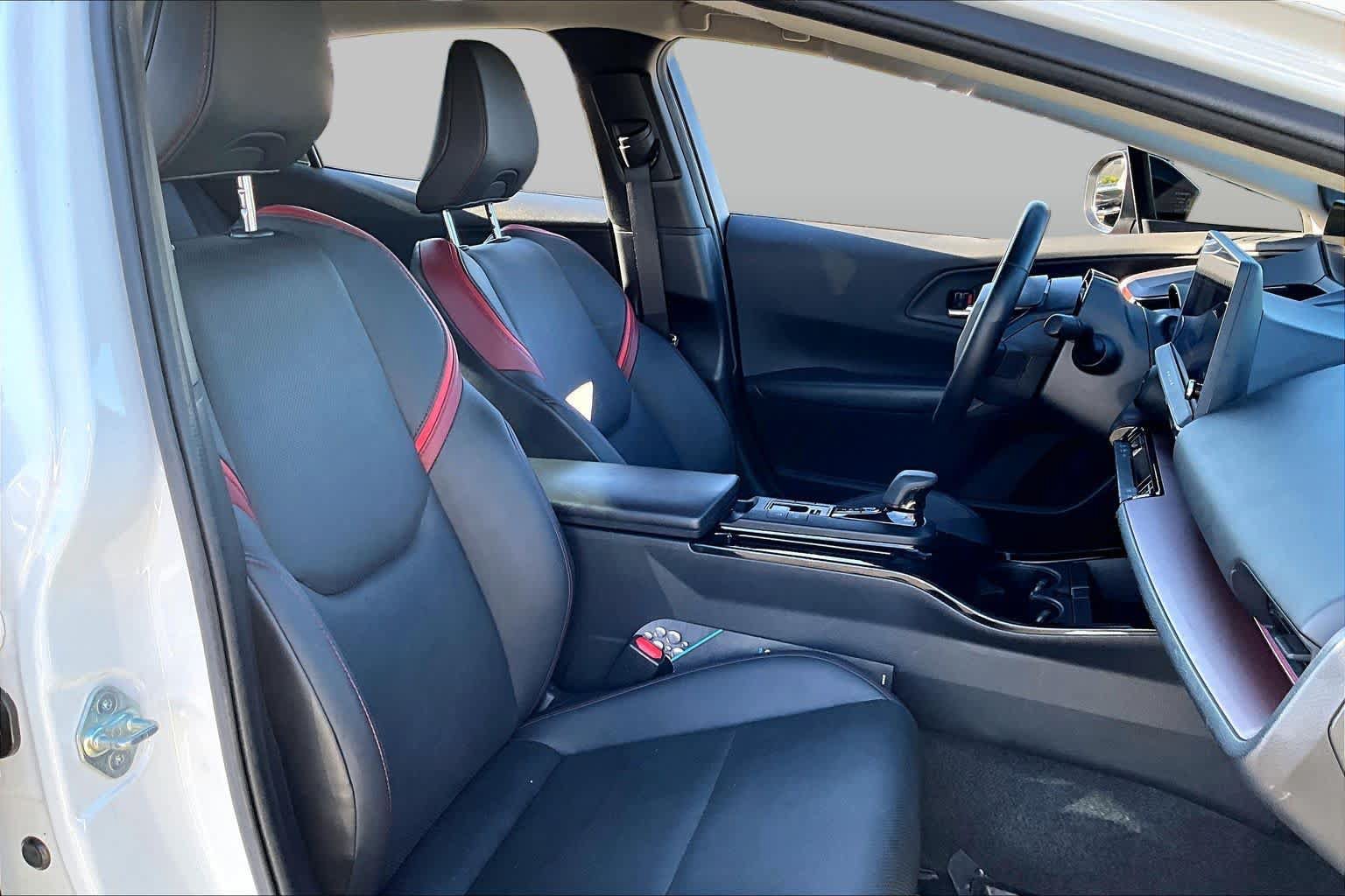 Used 2023 Toyota Prius Prime Premium FWD image 8