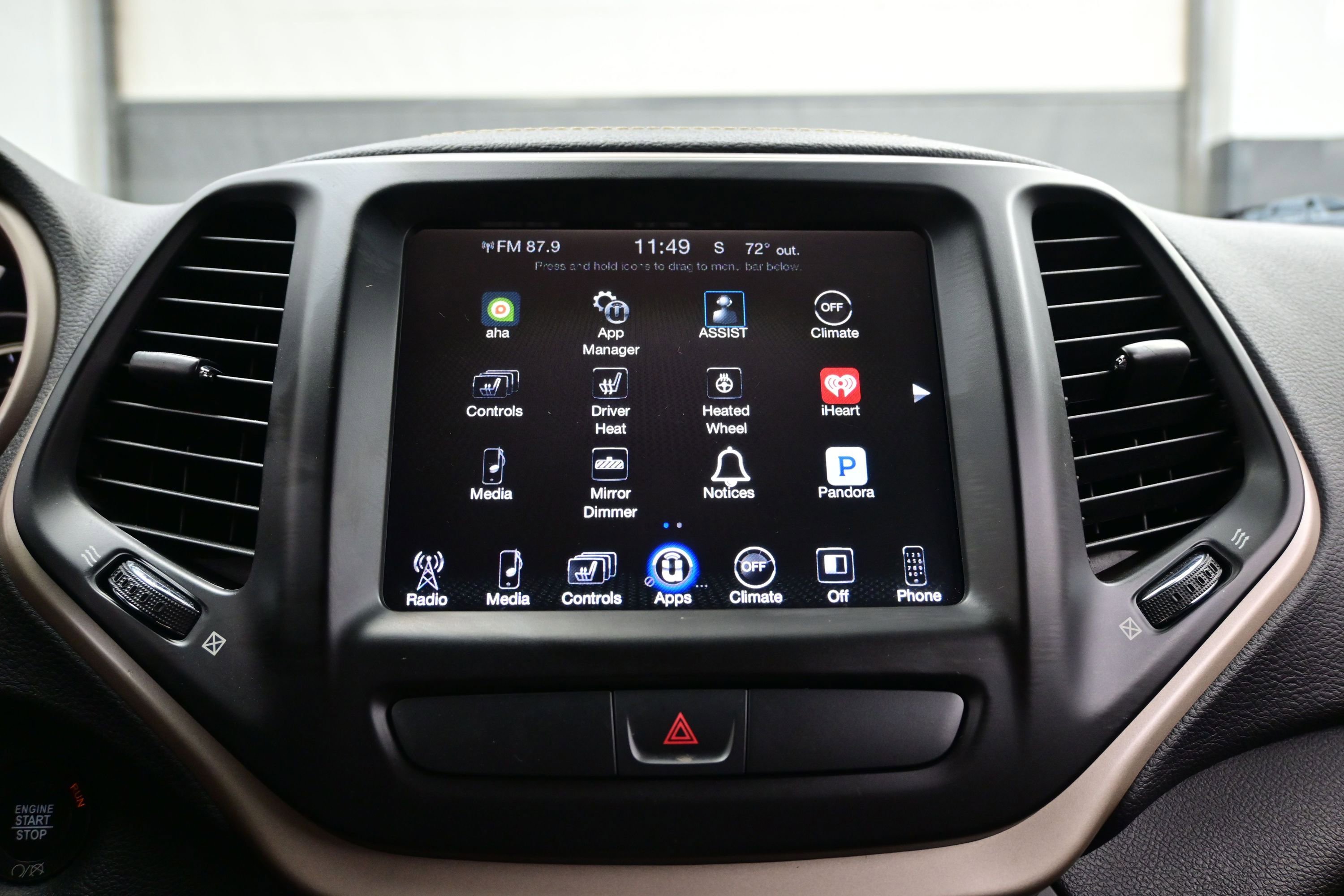 Used 2017 Jeep Cherokee Limited AWD/4WD image 18