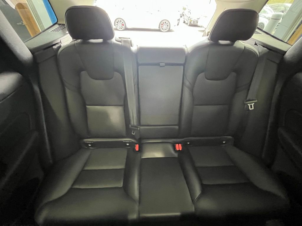 Used 2024 Volvo XC60 B5 Core image 25