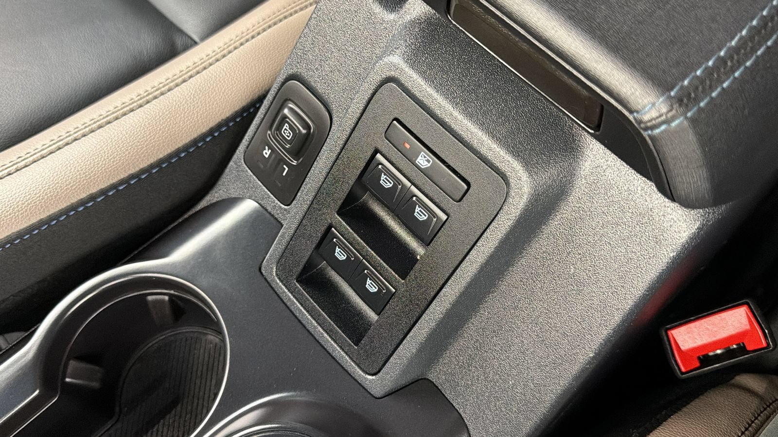 Used 2024 Ford Bronco Wildtrak AWD/4WD image 25