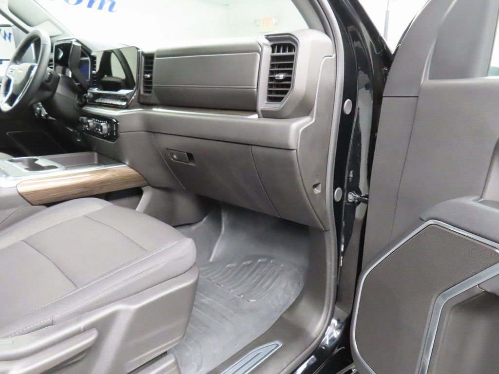 Used 2025 Chevrolet Silverado 2500 LT image 34