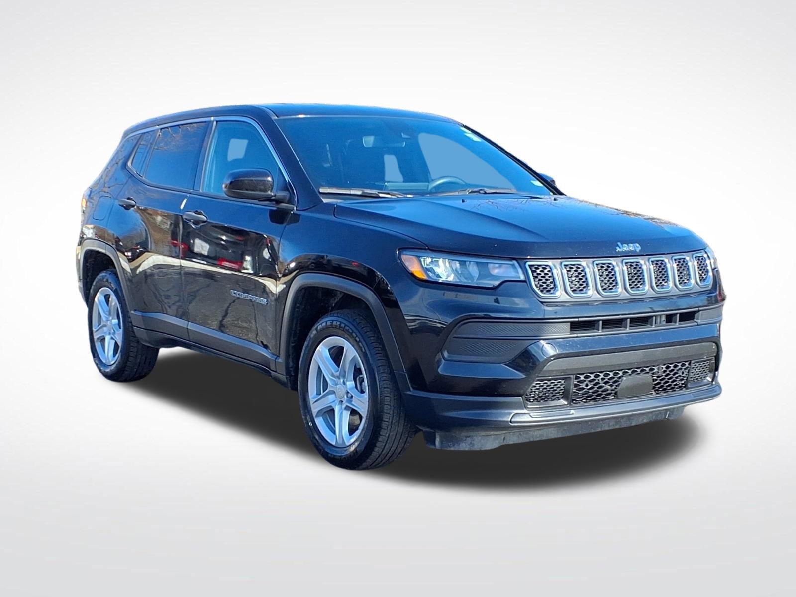 Used 2023 Jeep Compass Sport image 2