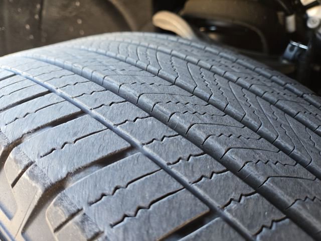 Used 2025 Chevrolet Suburban LT image 8