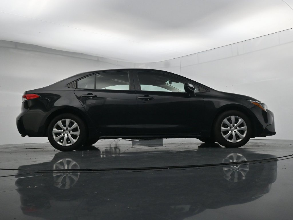 Used 2020 Toyota Corolla LE FWD image 35
