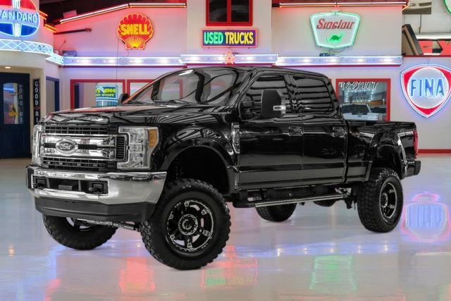 Used 2017 Ford F250 XLT AWD/4WD image 2