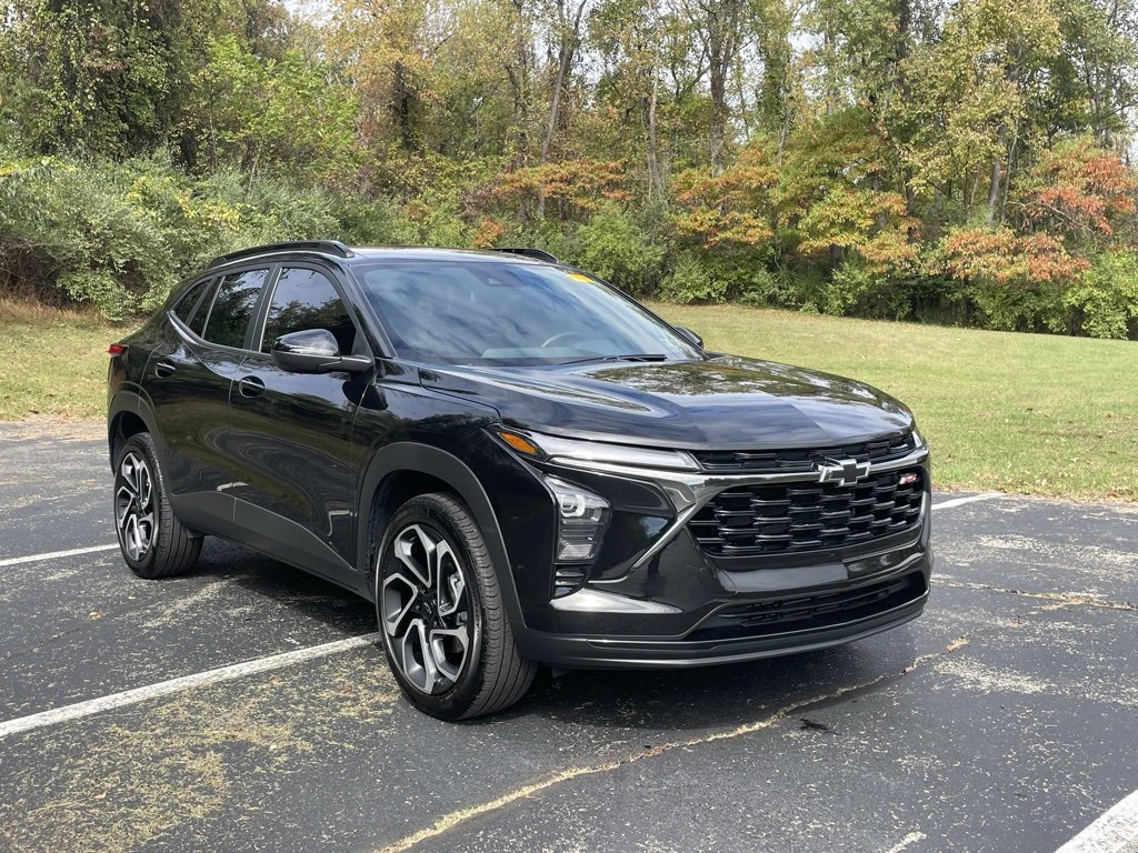 Certified 2025 Chevrolet Trax RS w/ Driver Confidence Package