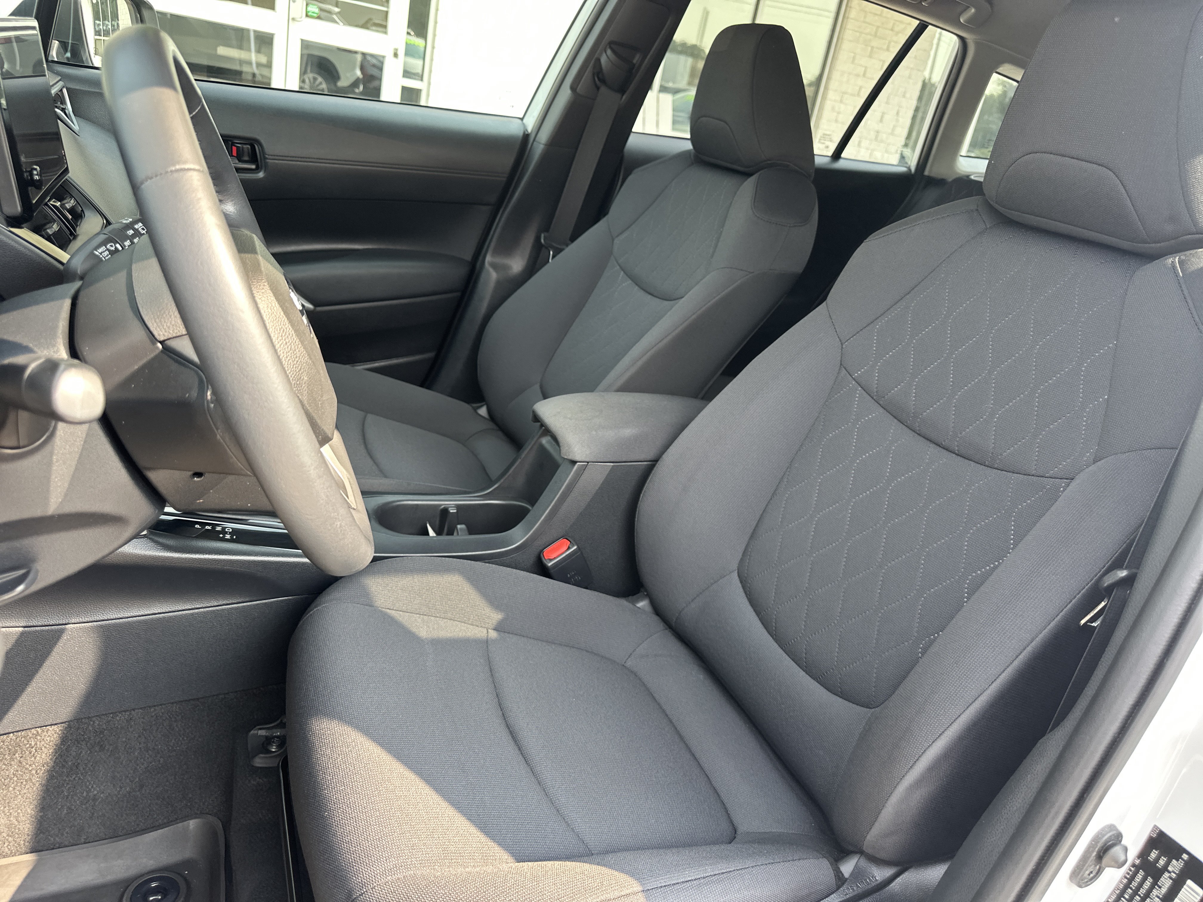 Used 2023 Toyota Corolla Cross LE FWD image 11