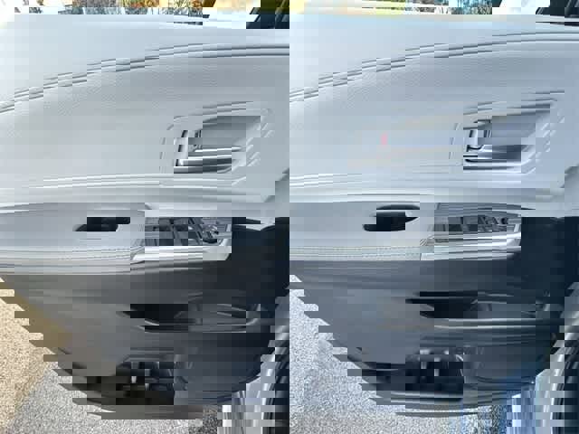 Used 2025 Toyota Sienna XLE image 18