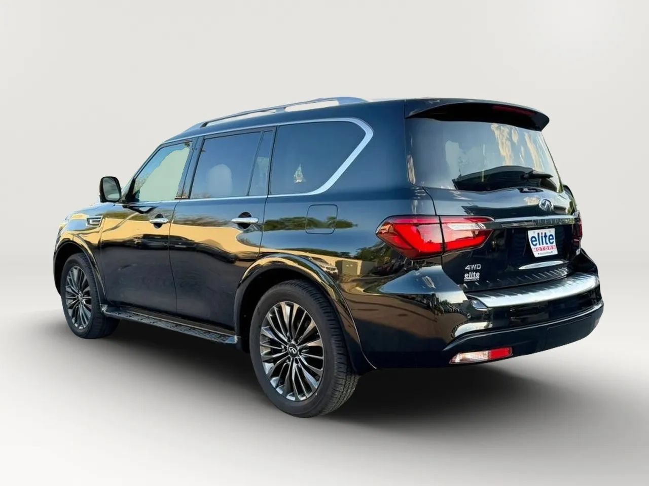 Used 2024 INFINITI QX80 Premium Select w/ Cargo Package AWD/4WD image 5
