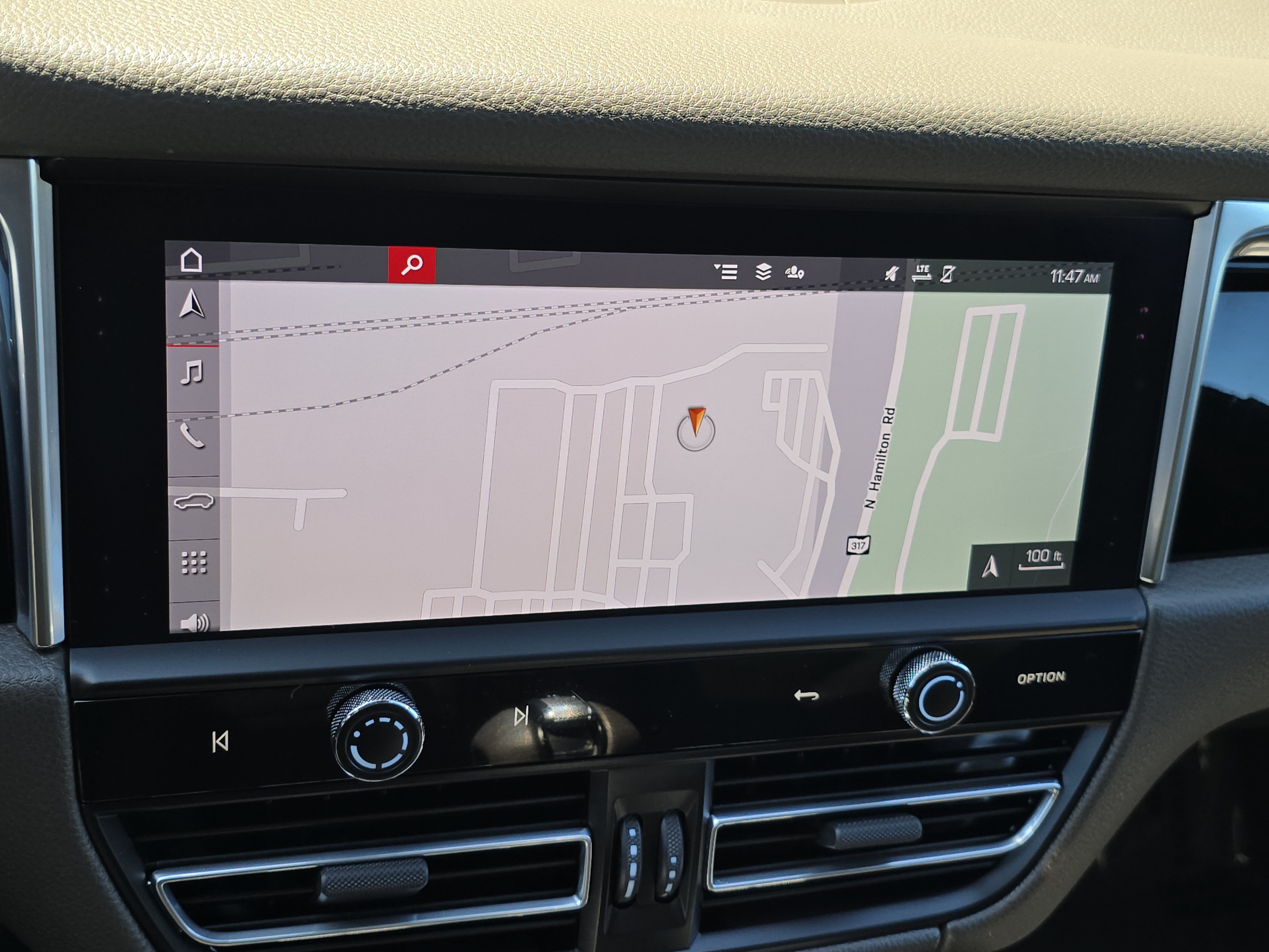Certified 2023 Porsche Macan AWD/4WD image 13