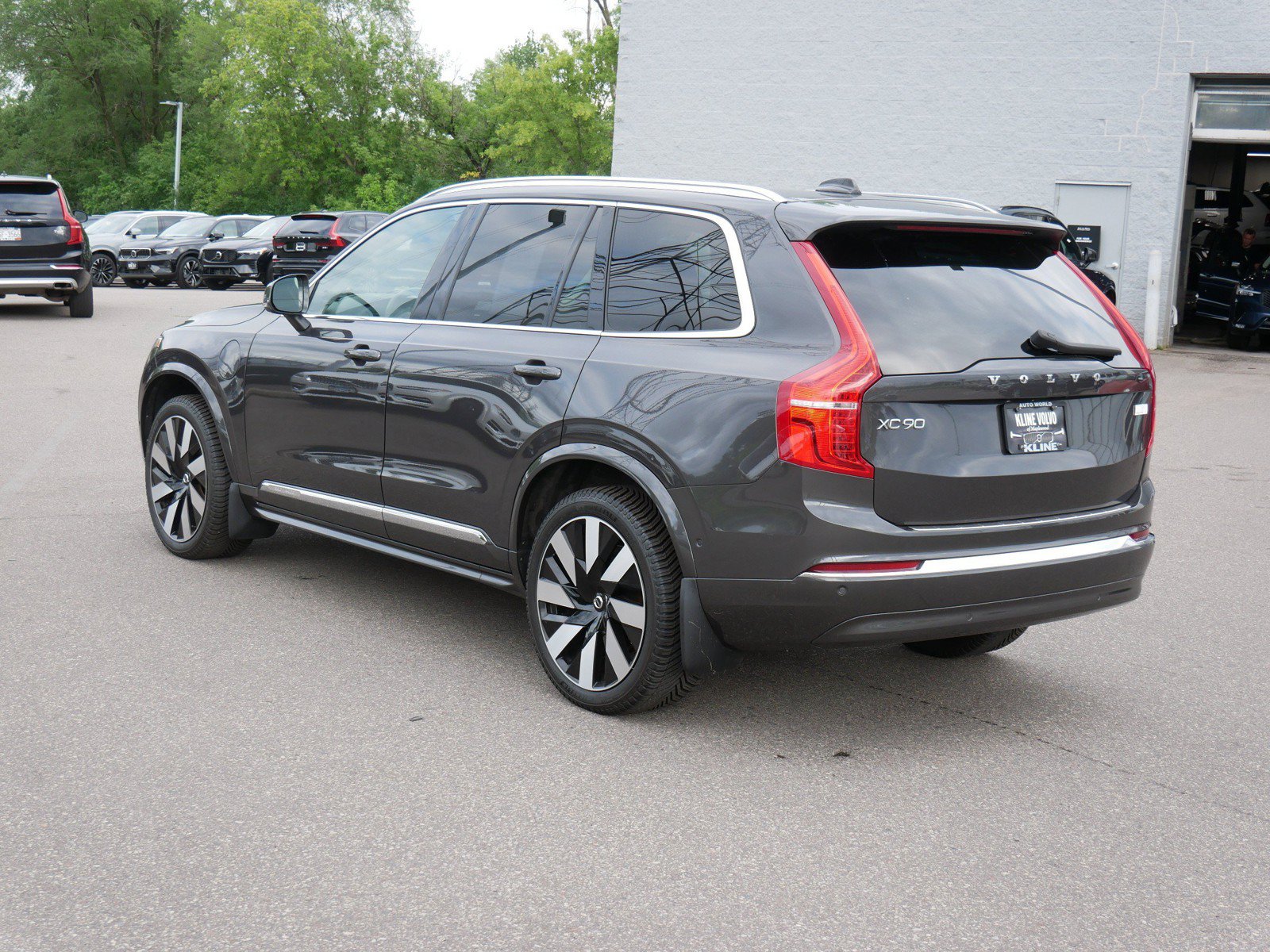 Certified 2023 Volvo XC90 T8 Ultimate w/ Protection Package Premier AWD/4WD image 5