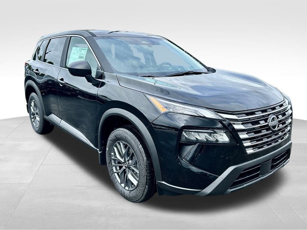 Used 2025 Nissan Rogue S AWD/4WD image 2