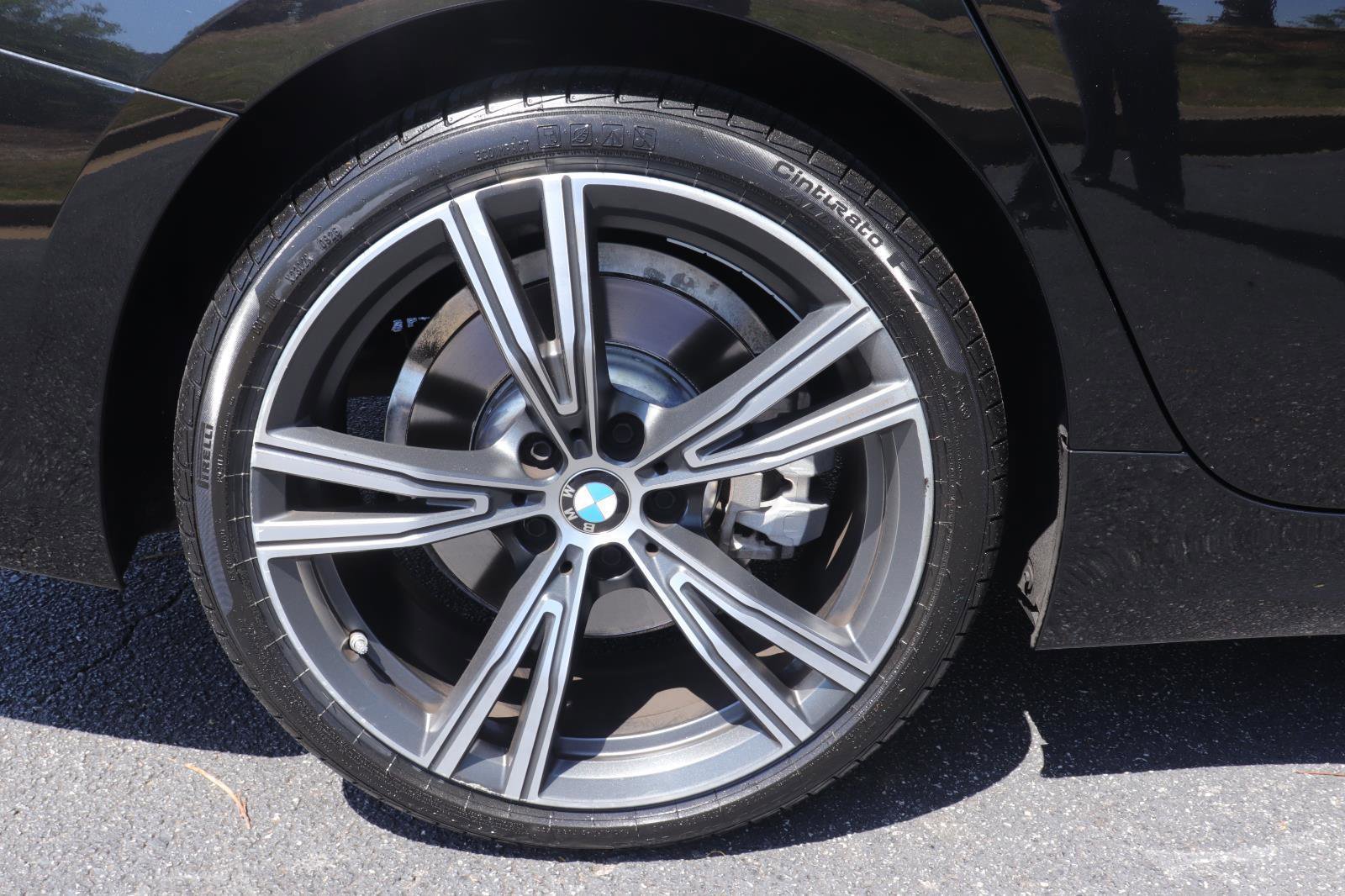 Used 2024 BMW 330i Sedan w/ Premium Package image 10