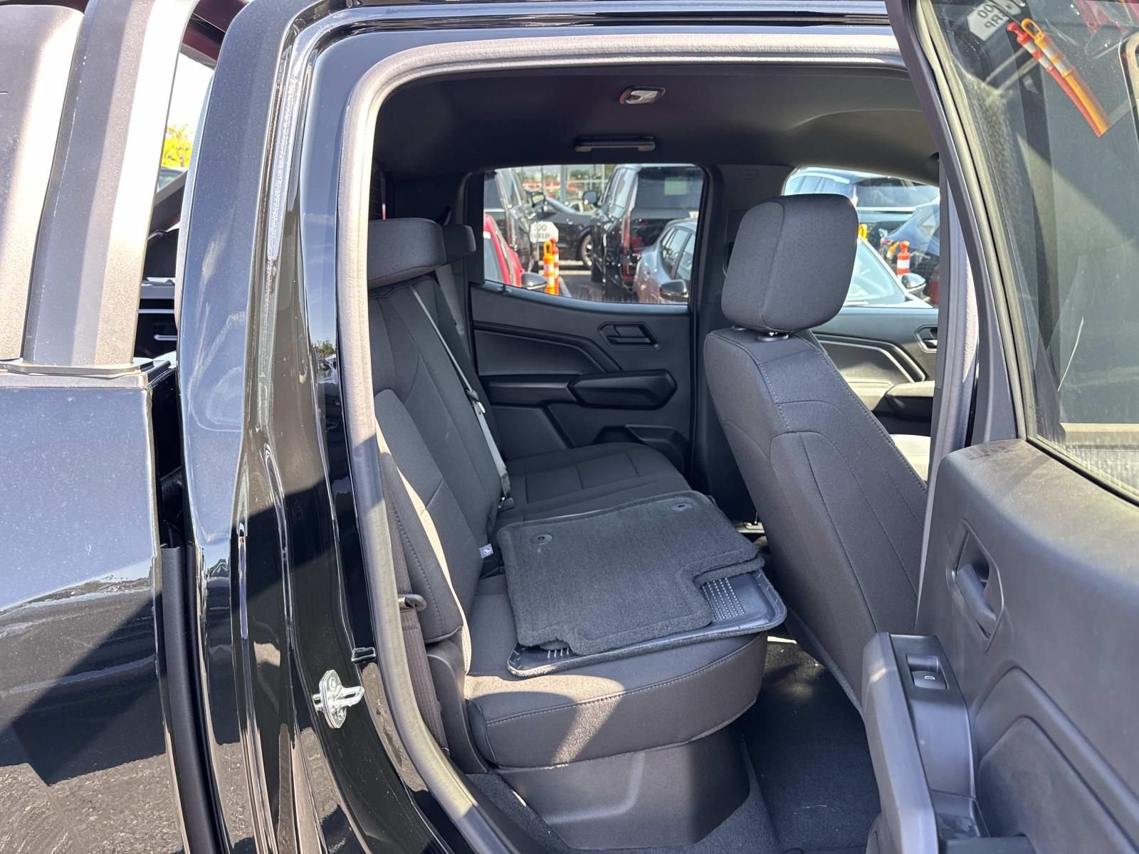 New 2026 Chevrolet Colorado Trail Boss w/ Midnight Edition AWD/4WD image 12