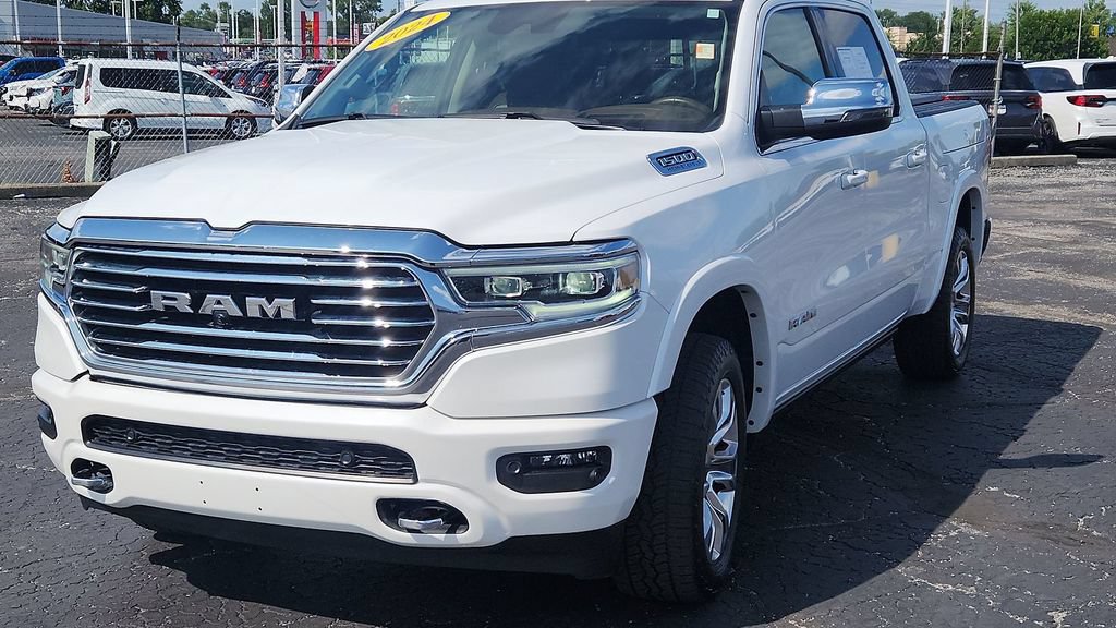 Used 2024 RAM 1500 Limited AWD/4WD image 3