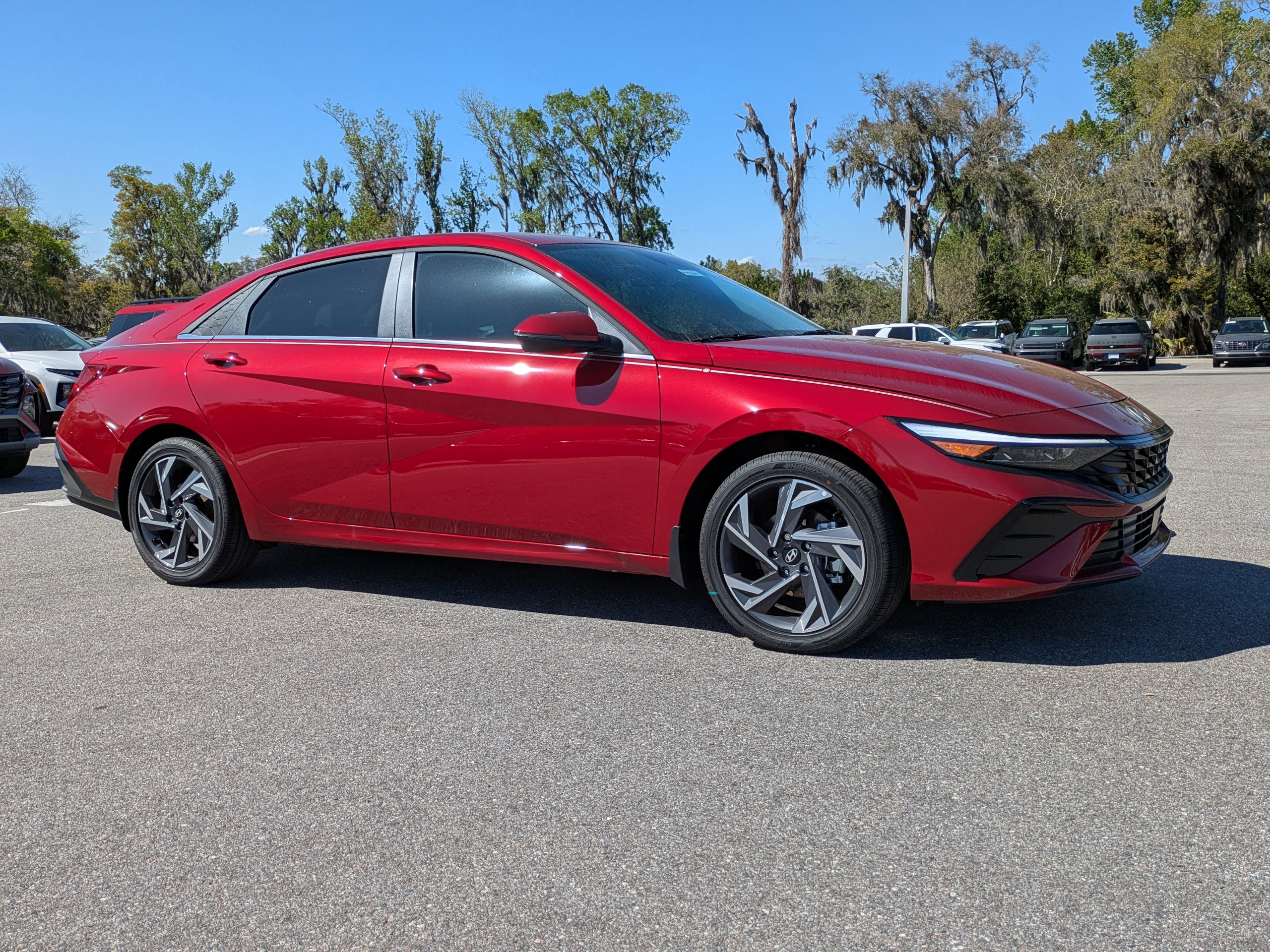 New 2025 Hyundai Elantra Limited image 2