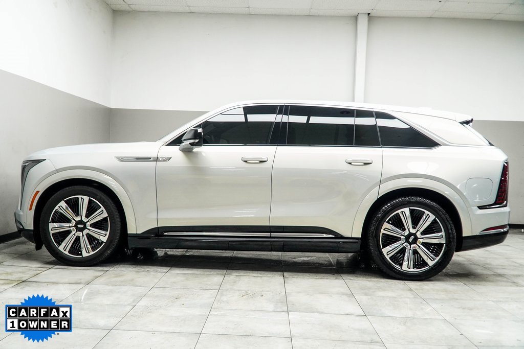 Used 2025 Cadillac Escalade IQ Luxury 2 image 9