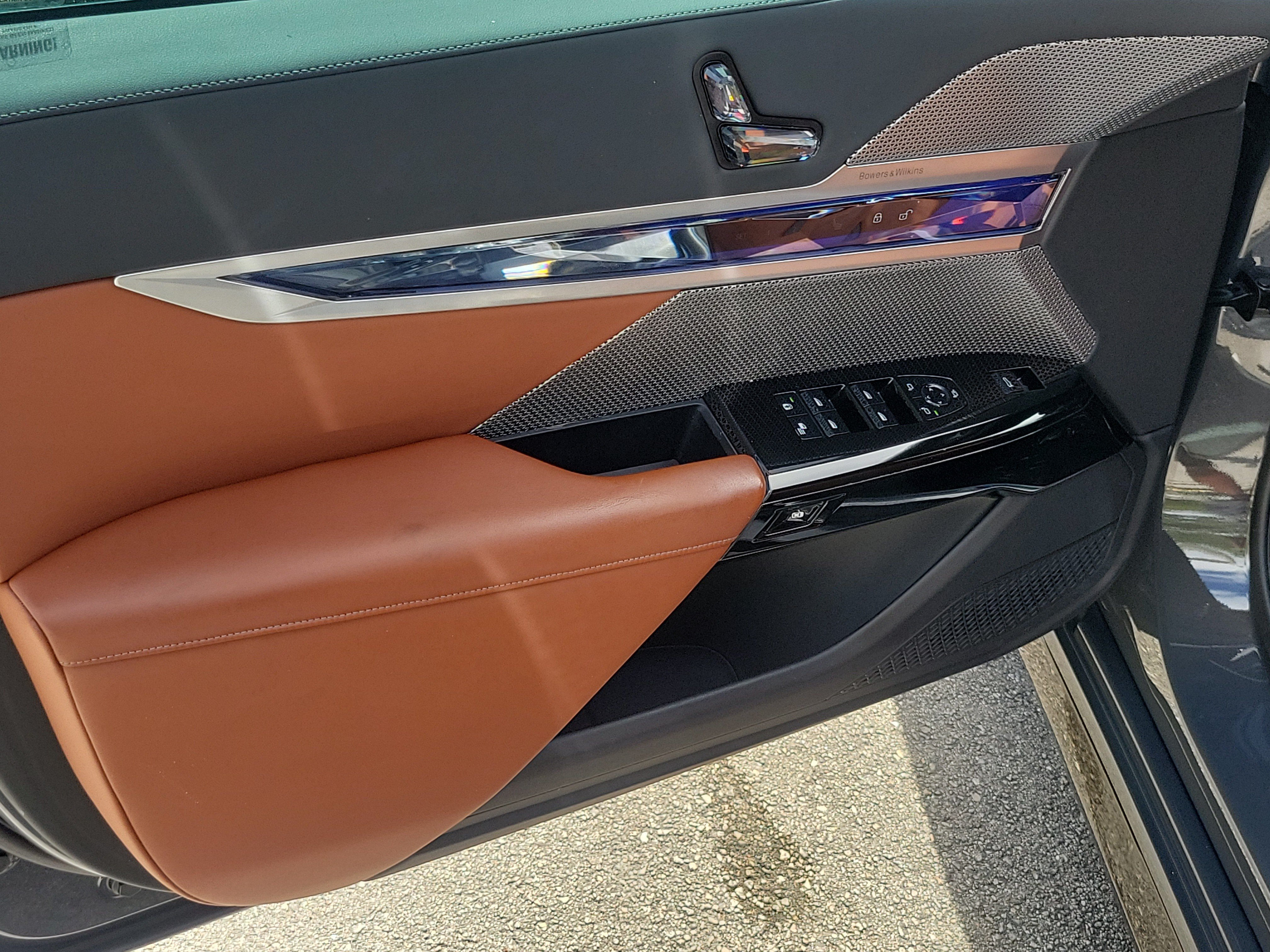 Certified 2023 BMW 740i RWD image 11
