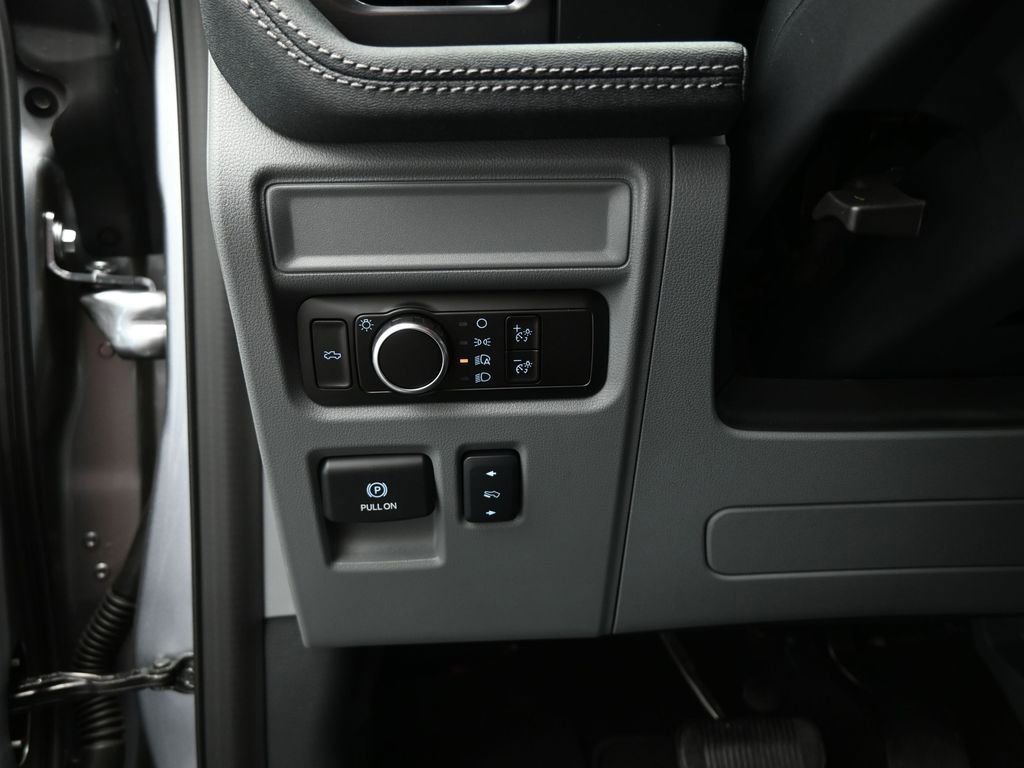 New 2025 Ford F150 Lightning Flash AWD/4WD image 11