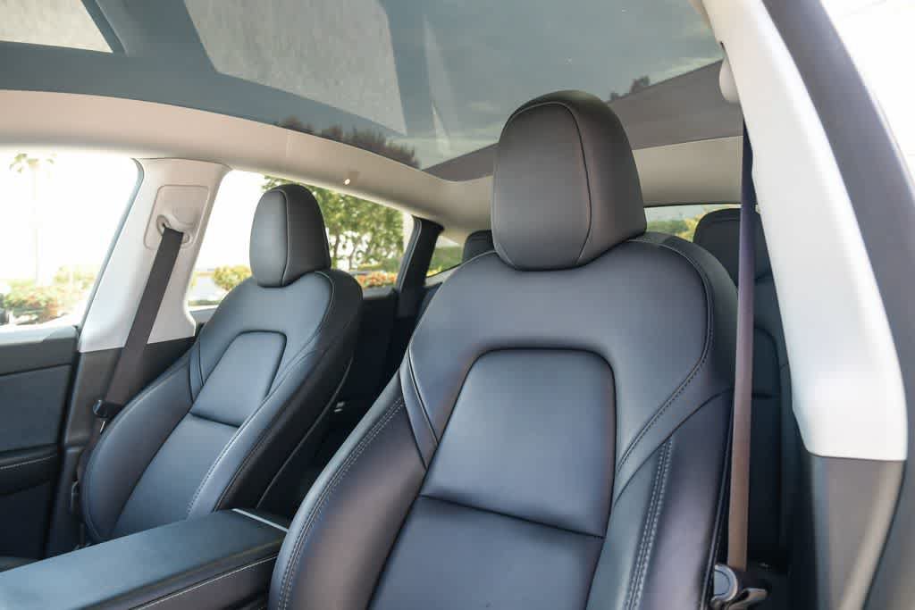 Used 2024 Tesla Model Y 2WD image 18