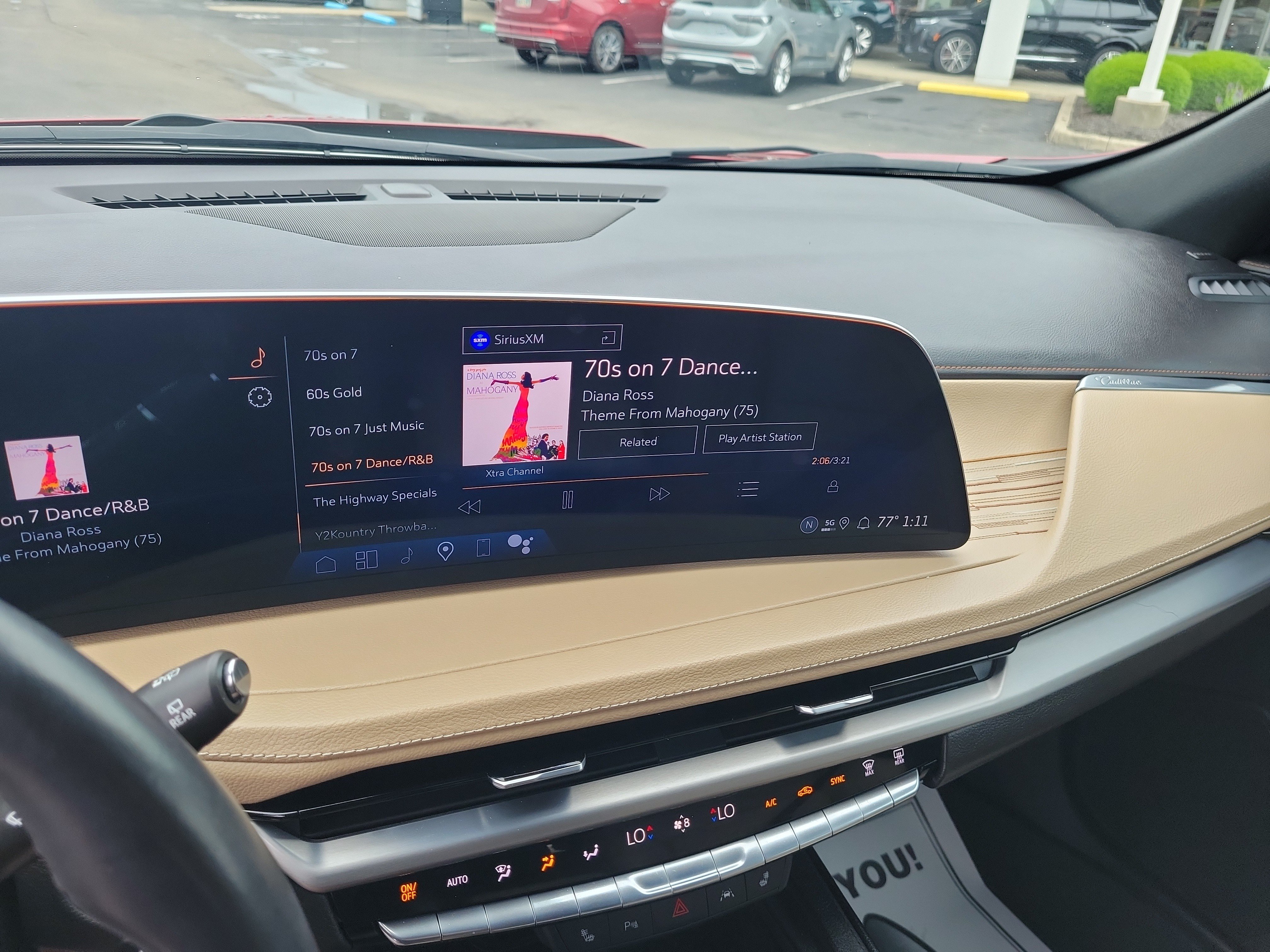 Used 2025 Cadillac XT4 Premium Luxury w/ Cold Weather Package AWD/4WD image 30