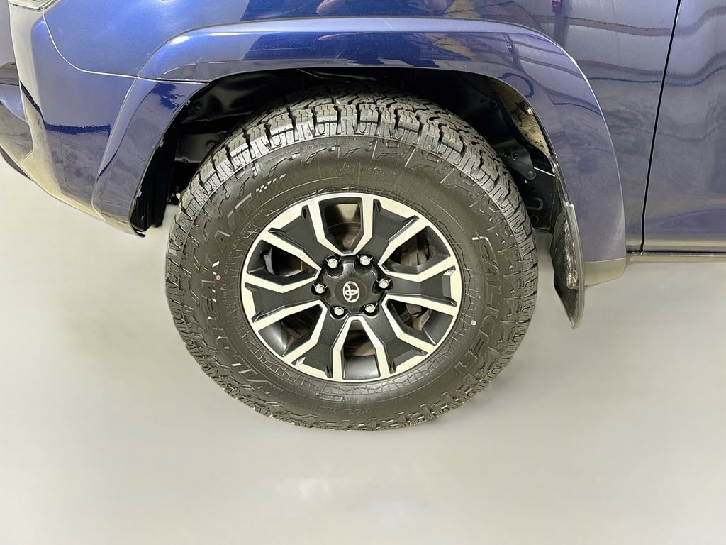 Certified 2019 Toyota 4Runner SR5 Premium AWD/4WD image 33
