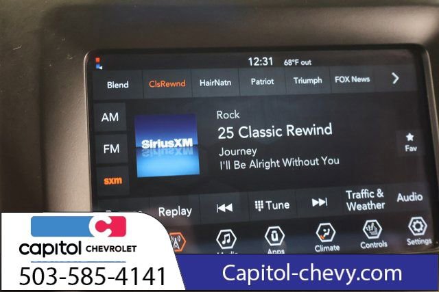 Used 2019 Jeep Cherokee Latitude Plus w/ Cold Weather Group FWD image 24