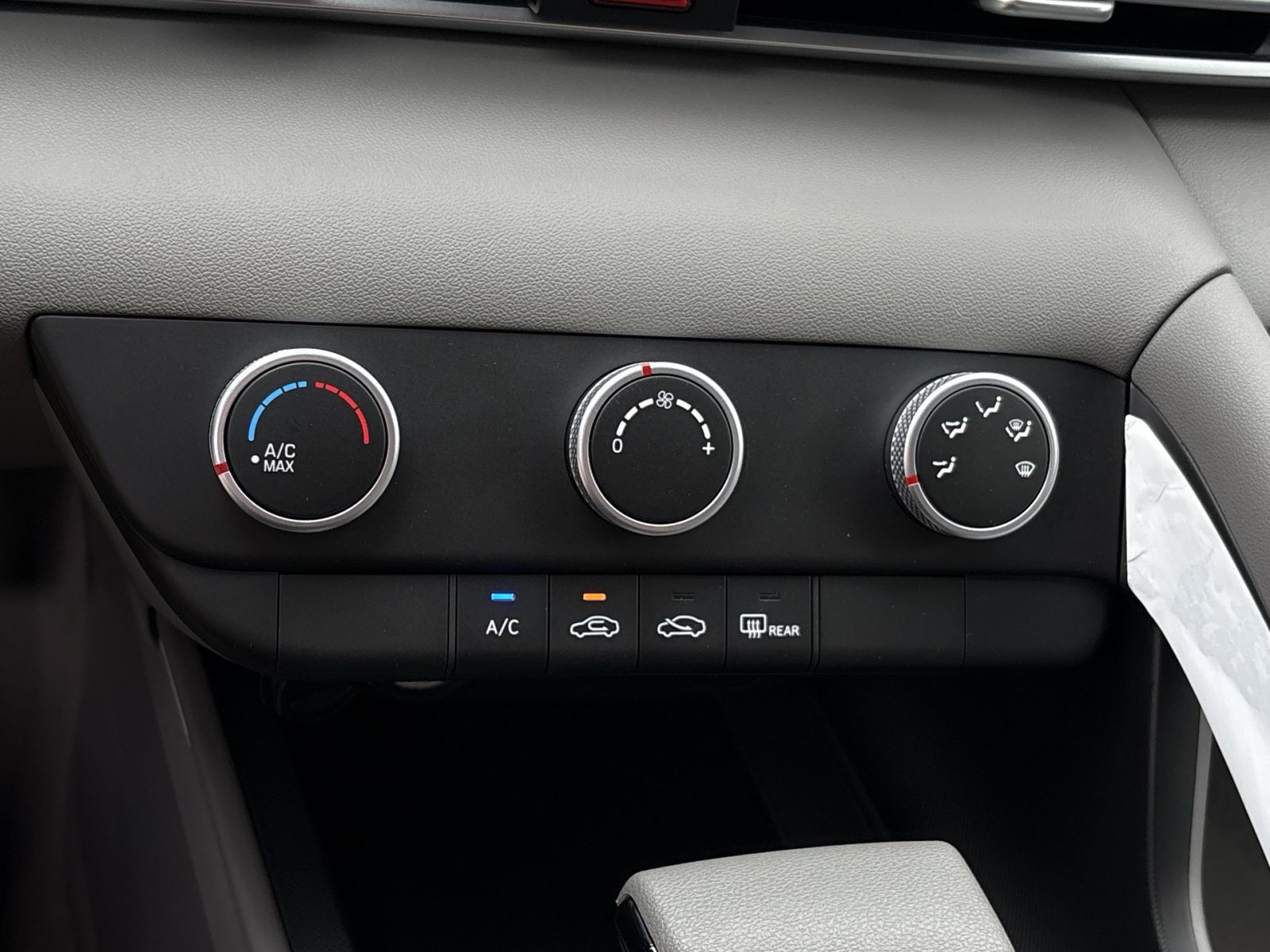 New 2026 Hyundai Elantra SE FWD image 21