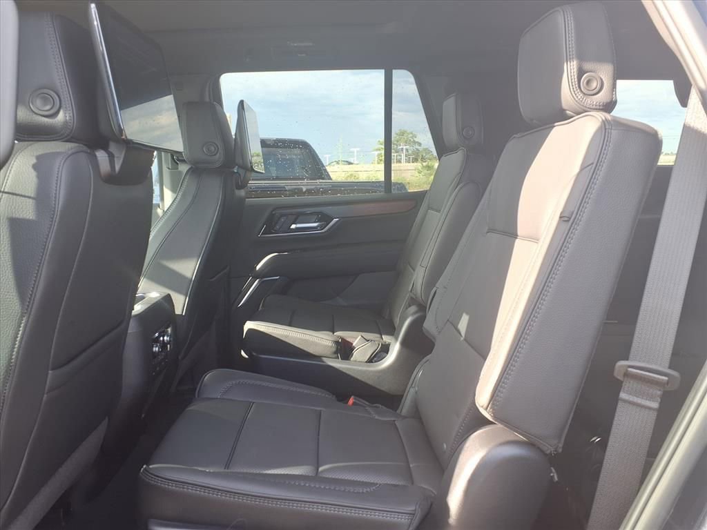 New 2026 GMC Yukon Denali w/ Denali Reserve Package image 13