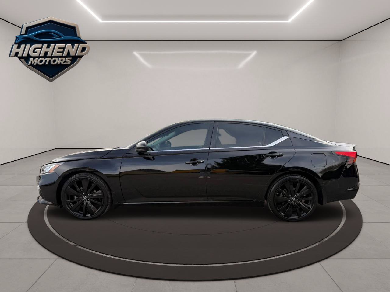 Used 2022 Nissan Altima 2.5 SR w/ Midnight Edition Package FWD image 4