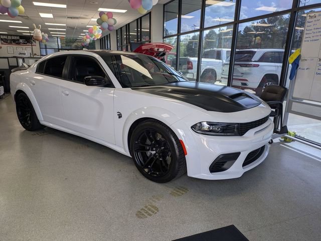 Used 2023 Dodge Charger SRT Hellcat w/ Harman/Kardon Audio Group image 2