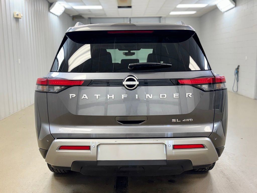 Used 2025 Nissan Pathfinder SL AWD/4WD image 6